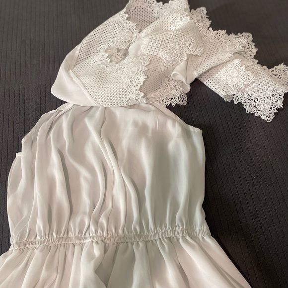 marked queen white  Maxi dress - Picture 7 of 14